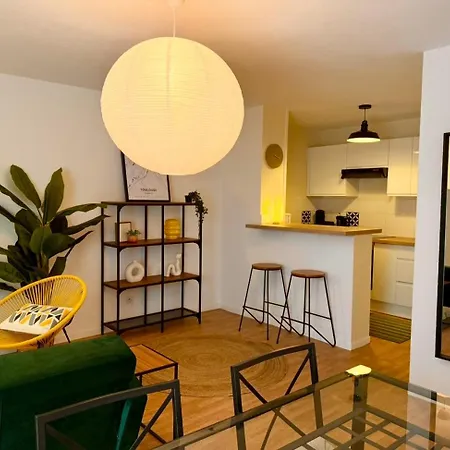 45m2 Cosy & Lumineux - Parking Gratuit - Acces Centre Rapide - Check-in Autonome Lägenhet